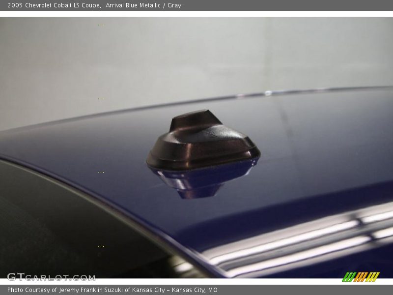 Arrival Blue Metallic / Gray 2005 Chevrolet Cobalt LS Coupe