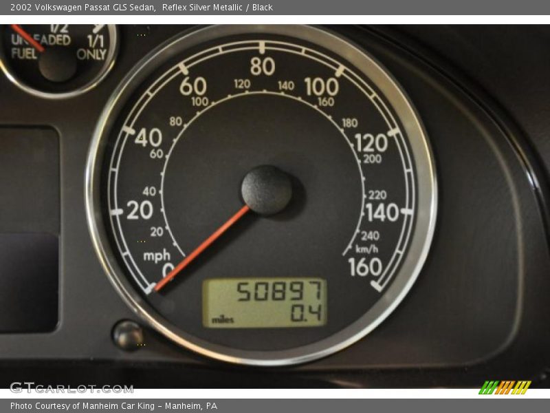 Reflex Silver Metallic / Black 2002 Volkswagen Passat GLS Sedan