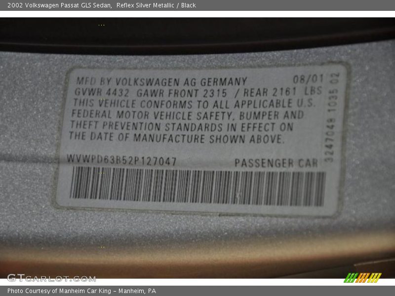 Reflex Silver Metallic / Black 2002 Volkswagen Passat GLS Sedan