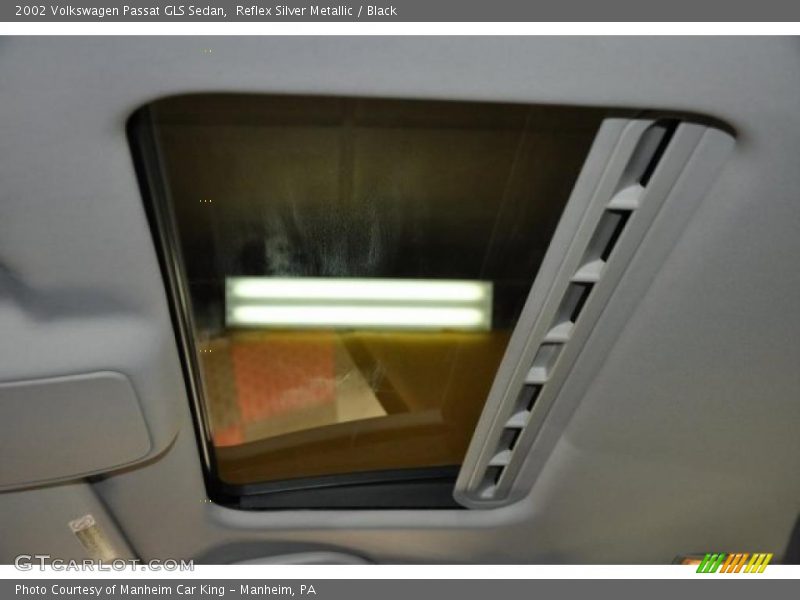 Reflex Silver Metallic / Black 2002 Volkswagen Passat GLS Sedan