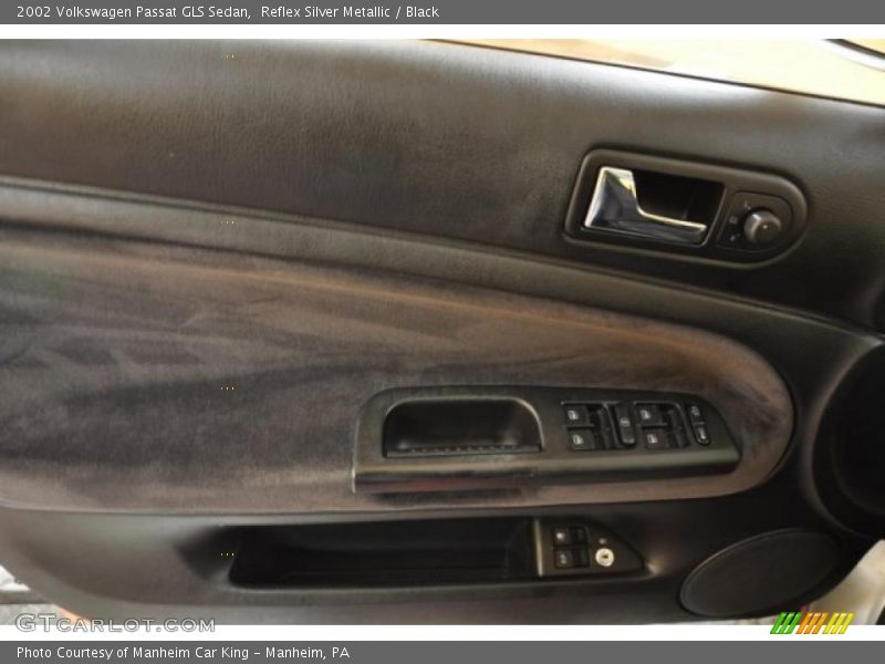 Reflex Silver Metallic / Black 2002 Volkswagen Passat GLS Sedan