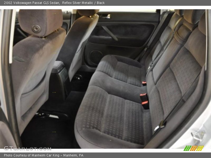 Reflex Silver Metallic / Black 2002 Volkswagen Passat GLS Sedan