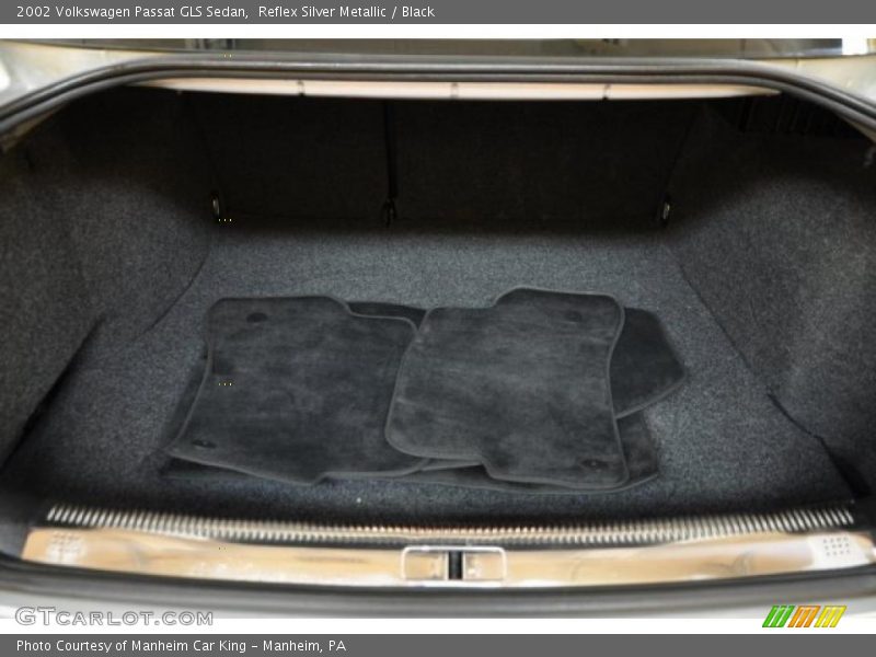 Reflex Silver Metallic / Black 2002 Volkswagen Passat GLS Sedan