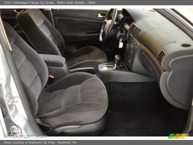Reflex Silver Metallic / Black 2002 Volkswagen Passat GLS Sedan