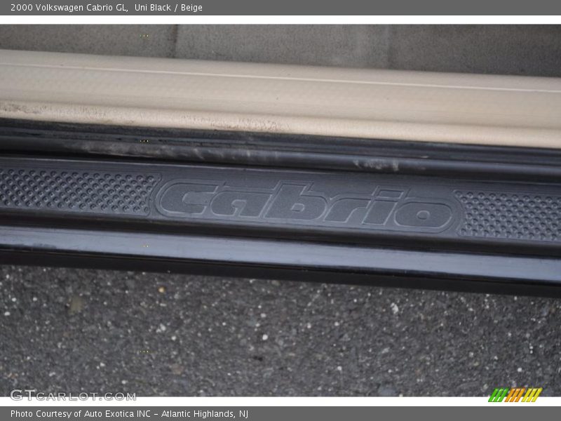 Uni Black / Beige 2000 Volkswagen Cabrio GL