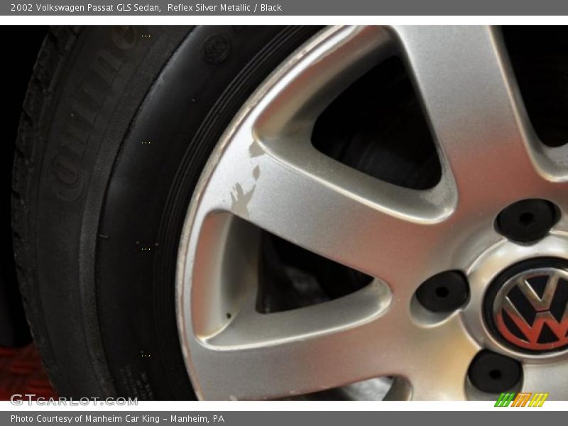 Reflex Silver Metallic / Black 2002 Volkswagen Passat GLS Sedan