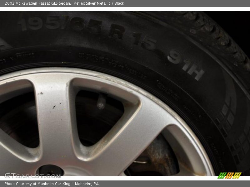 Reflex Silver Metallic / Black 2002 Volkswagen Passat GLS Sedan