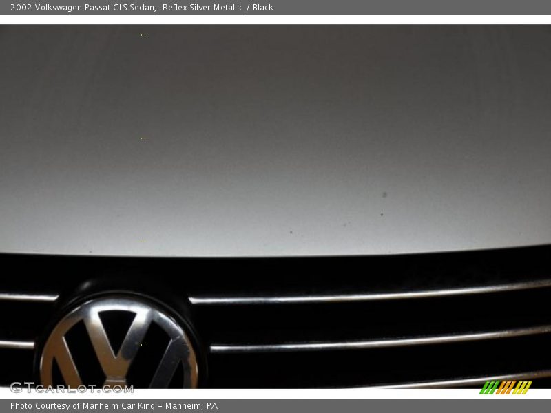 Reflex Silver Metallic / Black 2002 Volkswagen Passat GLS Sedan