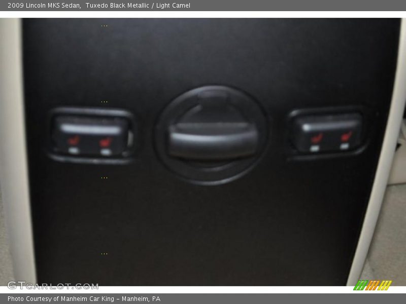 Tuxedo Black Metallic / Light Camel 2009 Lincoln MKS Sedan