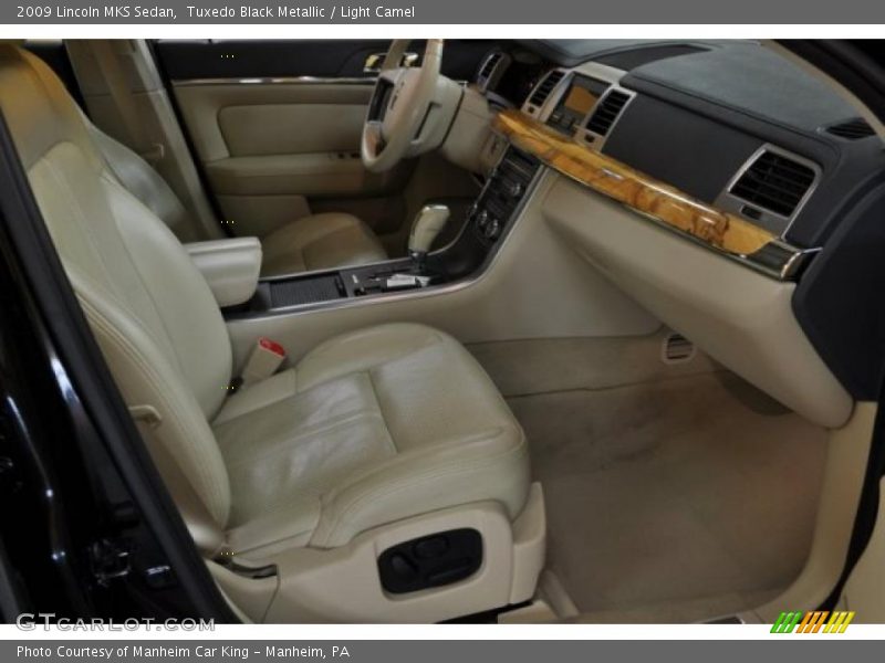 Tuxedo Black Metallic / Light Camel 2009 Lincoln MKS Sedan