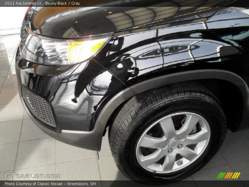 Ebony Black / Gray 2011 Kia Sorento LX