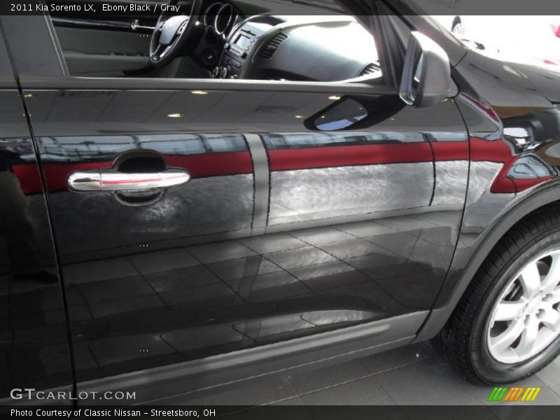 Ebony Black / Gray 2011 Kia Sorento LX