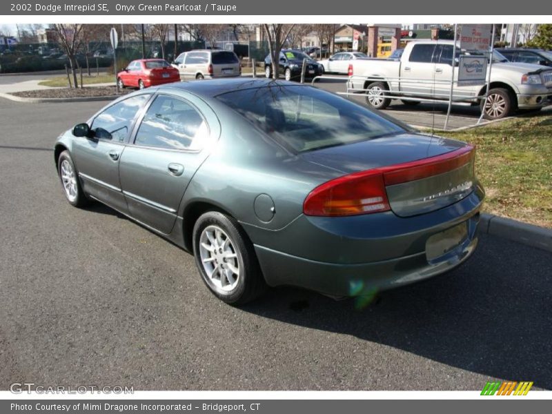 Onyx Green Pearlcoat / Taupe 2002 Dodge Intrepid SE