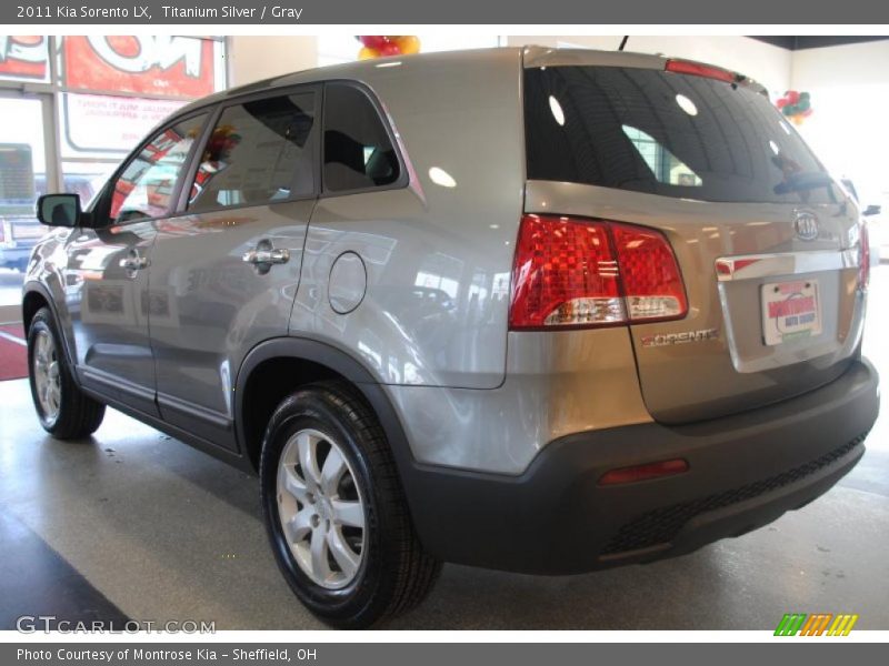 Titanium Silver / Gray 2011 Kia Sorento LX