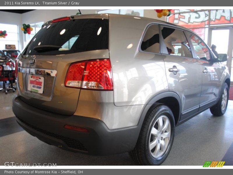 Titanium Silver / Gray 2011 Kia Sorento LX