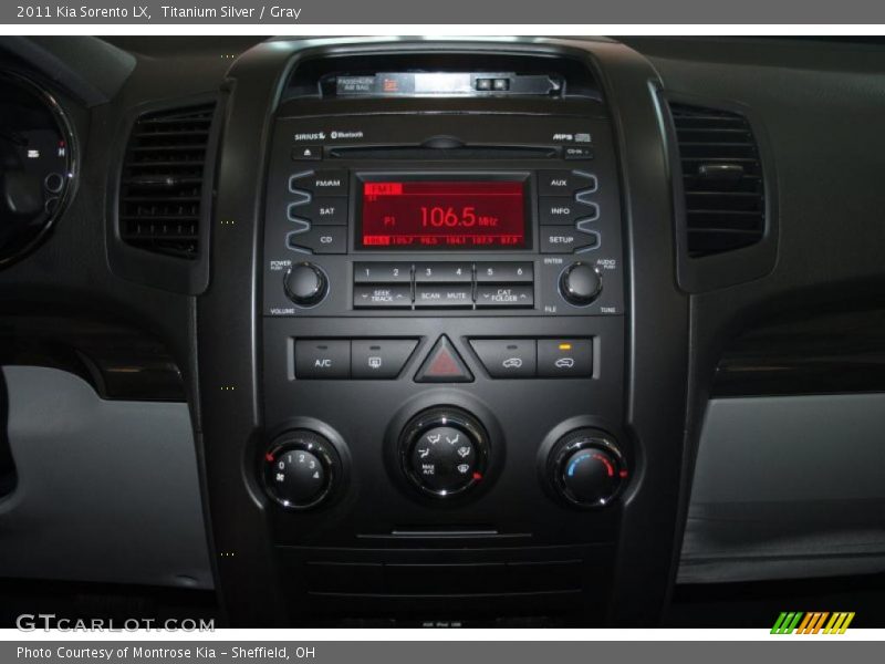Titanium Silver / Gray 2011 Kia Sorento LX