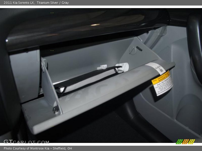 Titanium Silver / Gray 2011 Kia Sorento LX