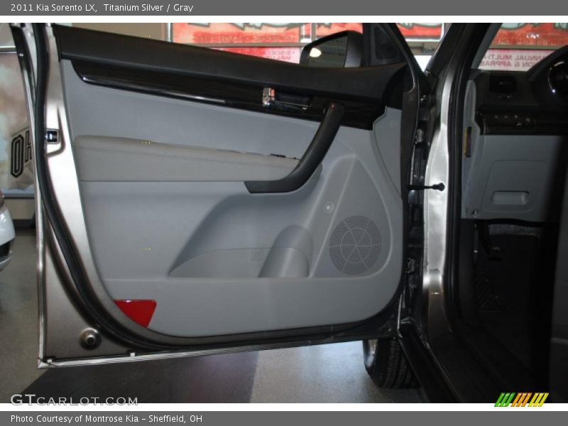 Titanium Silver / Gray 2011 Kia Sorento LX