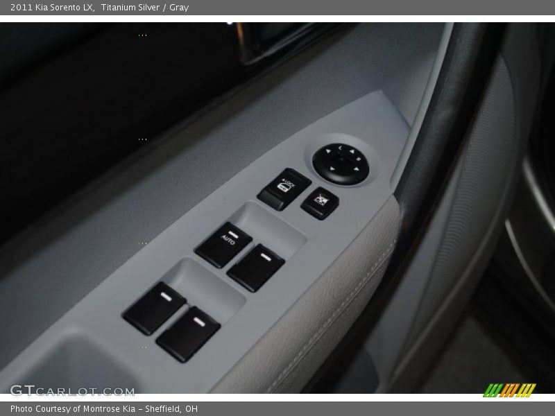 Titanium Silver / Gray 2011 Kia Sorento LX