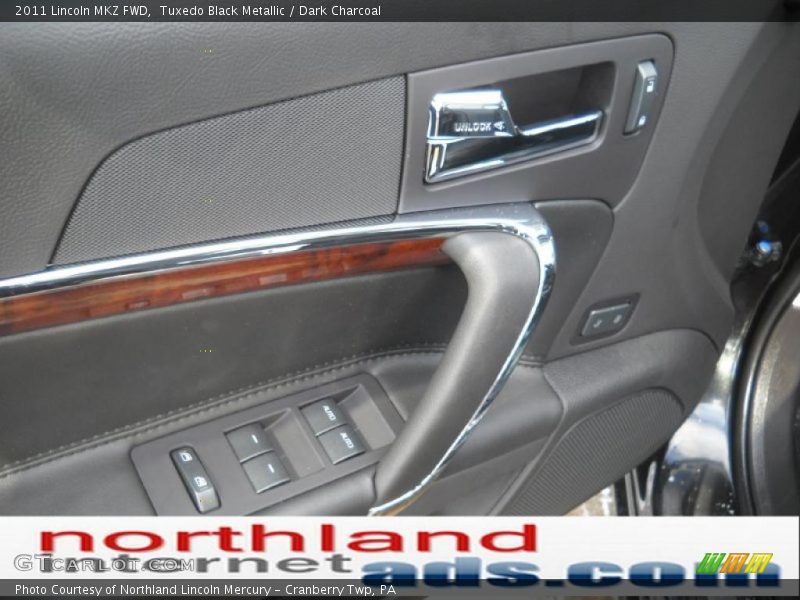 Tuxedo Black Metallic / Dark Charcoal 2011 Lincoln MKZ FWD