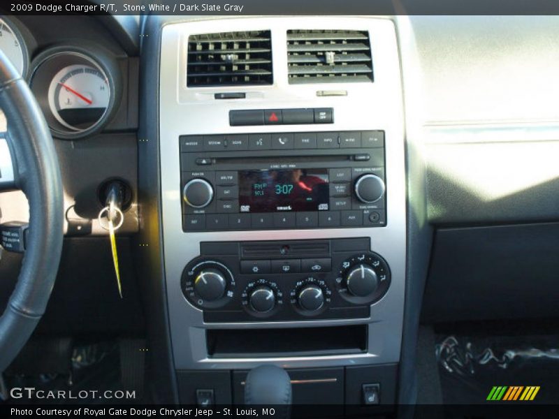 Stone White / Dark Slate Gray 2009 Dodge Charger R/T