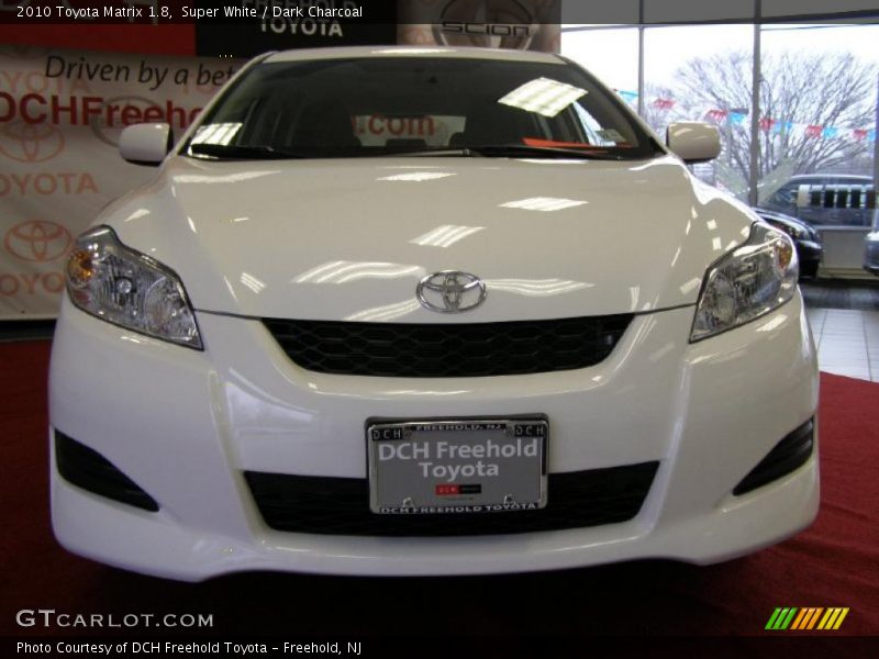 Super White / Dark Charcoal 2010 Toyota Matrix 1.8