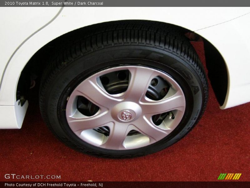 Super White / Dark Charcoal 2010 Toyota Matrix 1.8