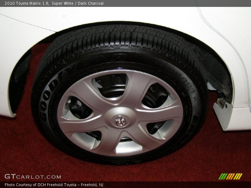 Super White / Dark Charcoal 2010 Toyota Matrix 1.8