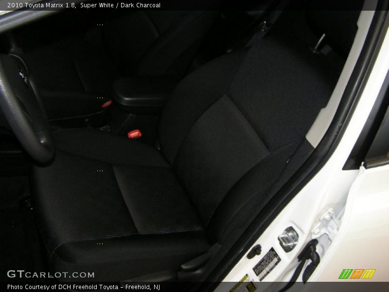 Super White / Dark Charcoal 2010 Toyota Matrix 1.8