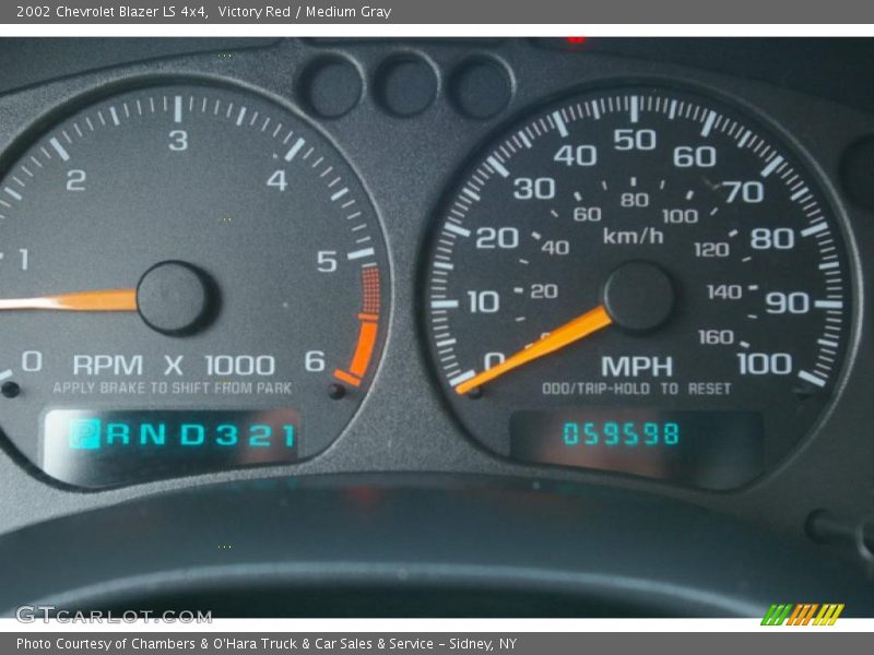 Victory Red / Medium Gray 2002 Chevrolet Blazer LS 4x4