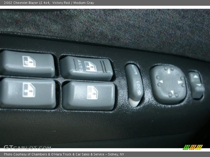 Victory Red / Medium Gray 2002 Chevrolet Blazer LS 4x4