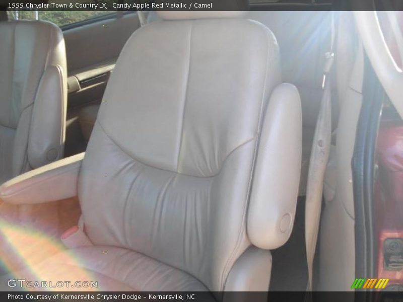 Candy Apple Red Metallic / Camel 1999 Chrysler Town & Country LX
