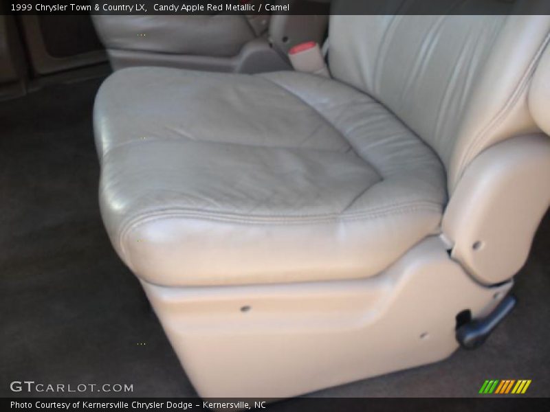 Candy Apple Red Metallic / Camel 1999 Chrysler Town & Country LX