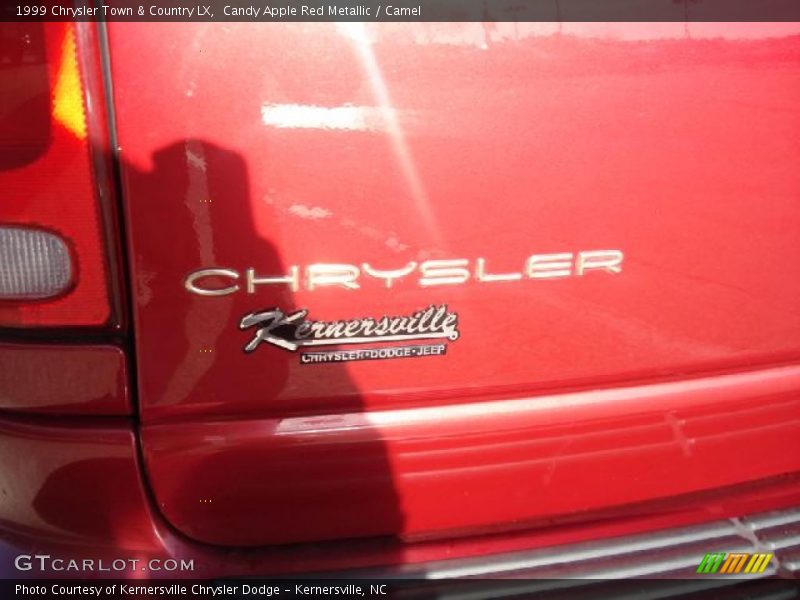 Candy Apple Red Metallic / Camel 1999 Chrysler Town & Country LX