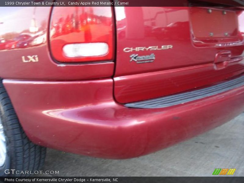 Candy Apple Red Metallic / Camel 1999 Chrysler Town & Country LX