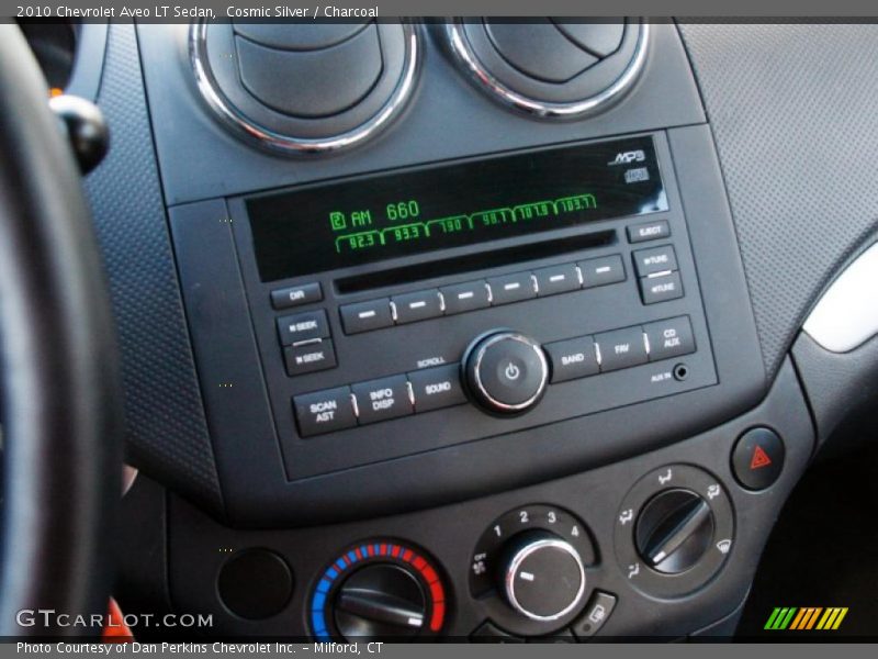 Controls of 2010 Aveo LT Sedan