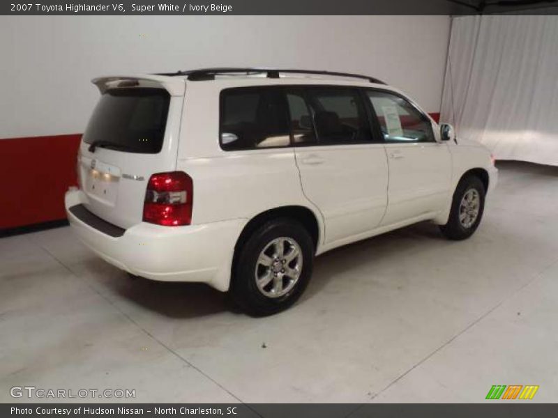 Super White / Ivory Beige 2007 Toyota Highlander V6
