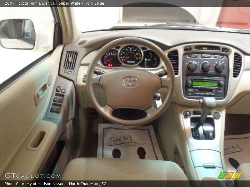 Super White / Ivory Beige 2007 Toyota Highlander V6