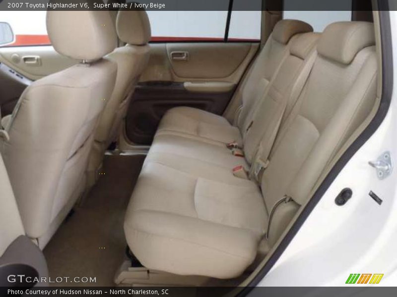 Super White / Ivory Beige 2007 Toyota Highlander V6