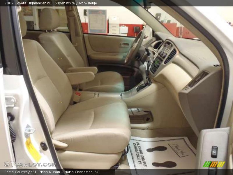 Super White / Ivory Beige 2007 Toyota Highlander V6