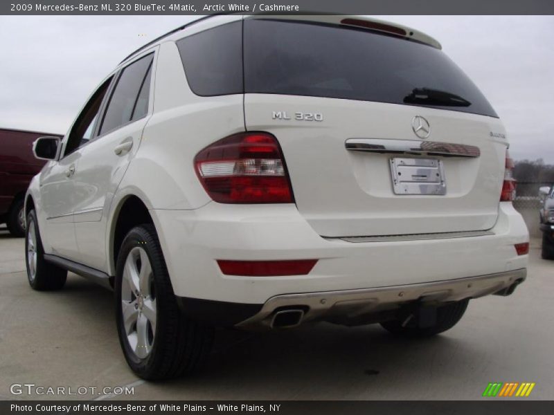 Arctic White / Cashmere 2009 Mercedes-Benz ML 320 BlueTec 4Matic