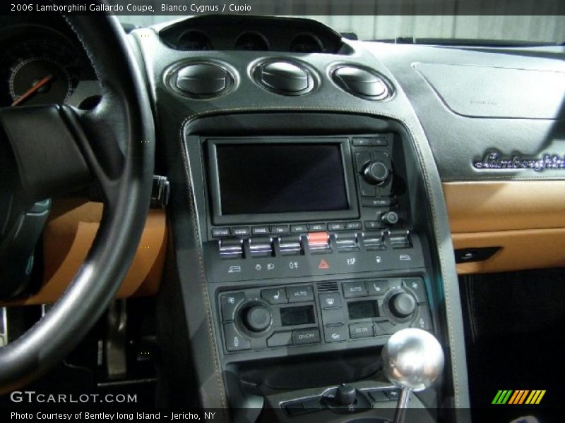 Controls of 2006 Gallardo Coupe
