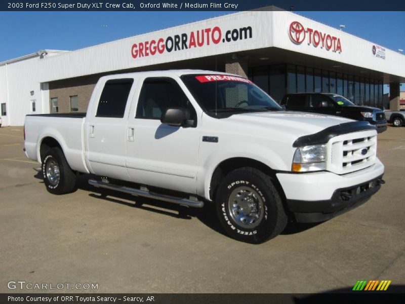 Oxford White / Medium Flint Grey 2003 Ford F250 Super Duty XLT Crew Cab