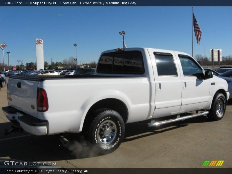 Oxford White / Medium Flint Grey 2003 Ford F250 Super Duty XLT Crew Cab