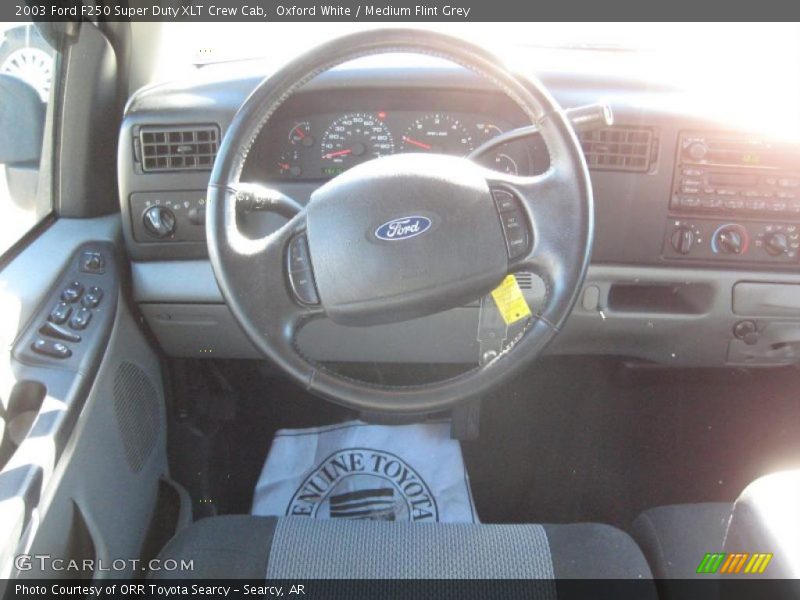 Oxford White / Medium Flint Grey 2003 Ford F250 Super Duty XLT Crew Cab