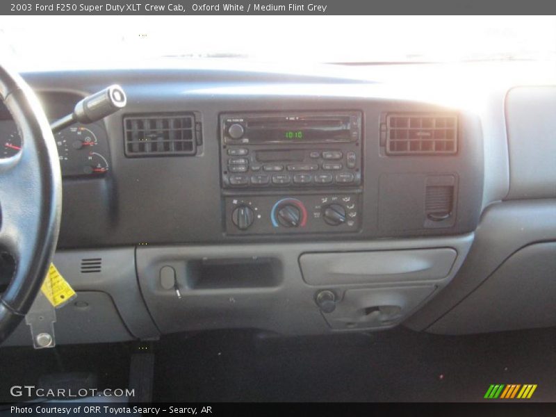 Oxford White / Medium Flint Grey 2003 Ford F250 Super Duty XLT Crew Cab