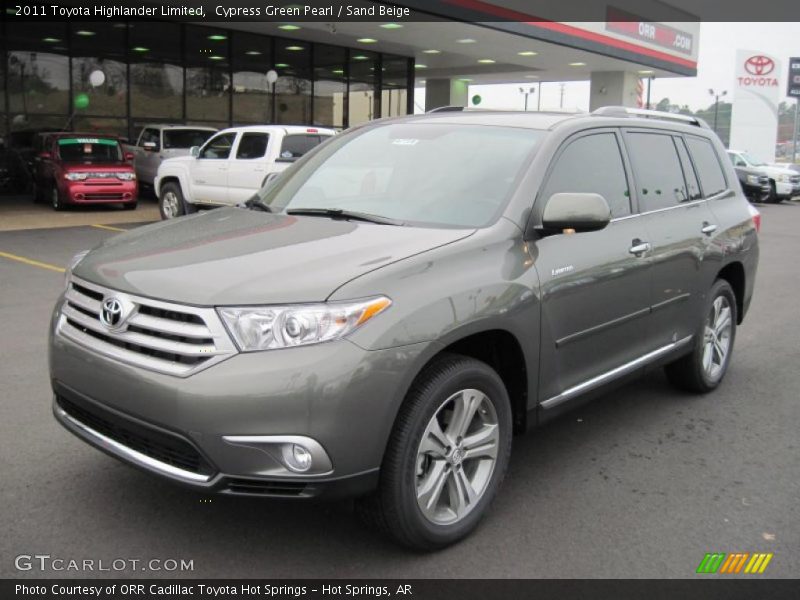 Front 3/4 View of 2011 Highlander Limited