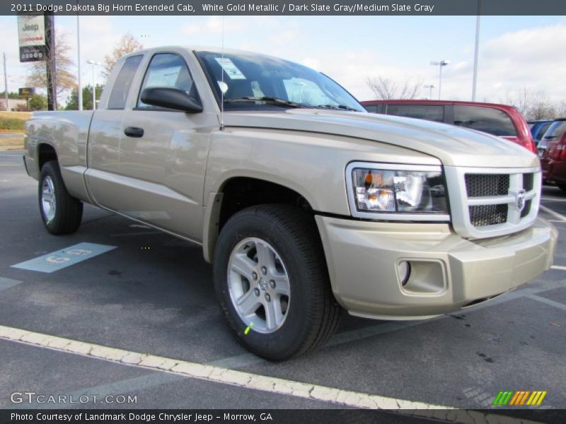 Front 3/4 View of 2011 Dakota Big Horn Extended Cab