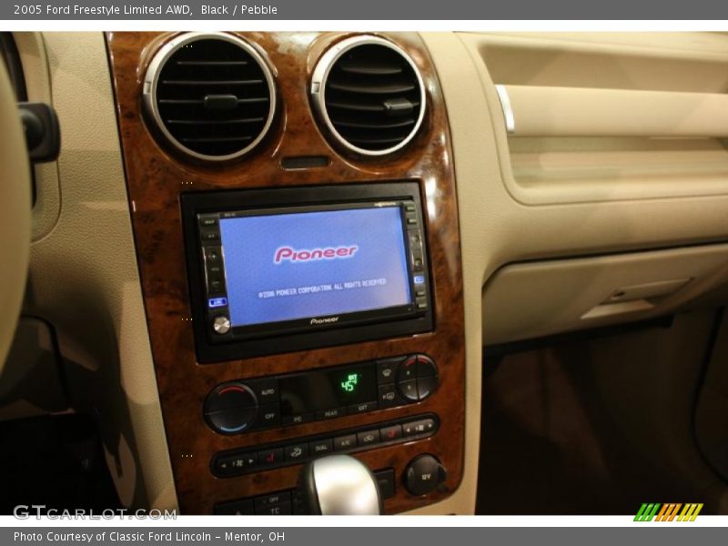 Black / Pebble 2005 Ford Freestyle Limited AWD