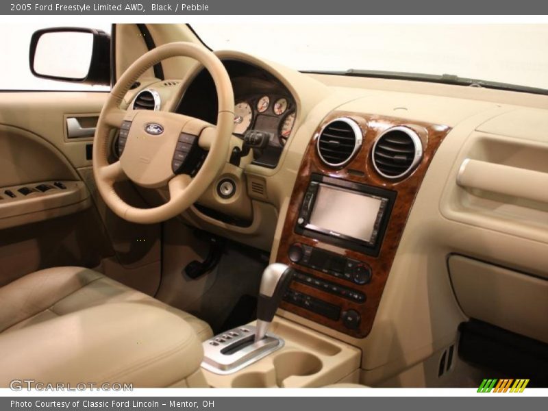 Black / Pebble 2005 Ford Freestyle Limited AWD